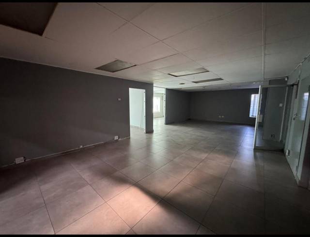 2,299M² WAREHOUSE TO LET IN ROBERTVILLE